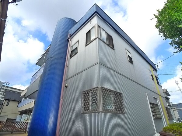 小西第６マンションの物件外観写真